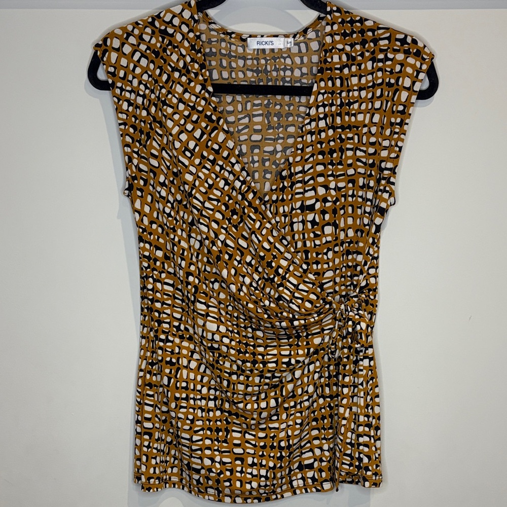 ❤️‍🔥3/&20 Ricki's Mustard and Black Geometric Wrap Around Sleeveless Blouse❤️‍🔥